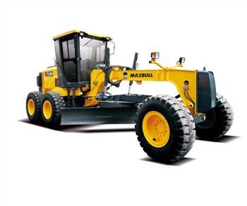 135 ot kuchiga ega motorli greyder